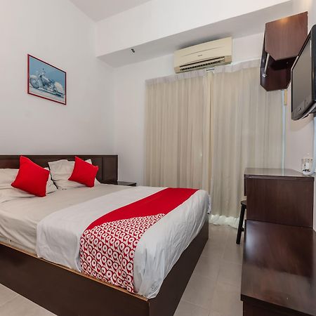 Oyo 1192 Hash House Hotel Малакка Экстерьер фото