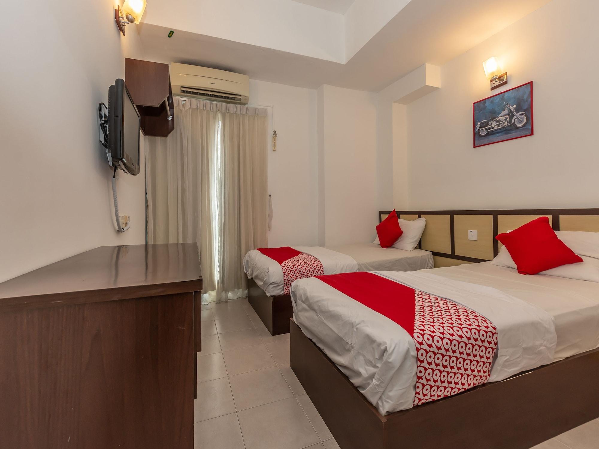 Oyo 1192 Hash House Hotel Малакка Экстерьер фото