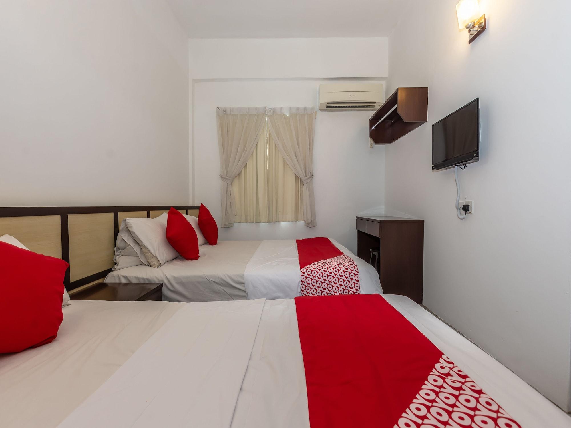 Oyo 1192 Hash House Hotel Малакка Экстерьер фото