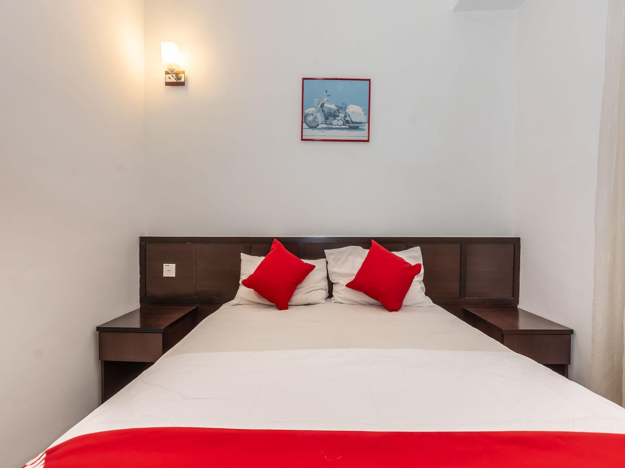 Oyo 1192 Hash House Hotel Малакка Экстерьер фото
