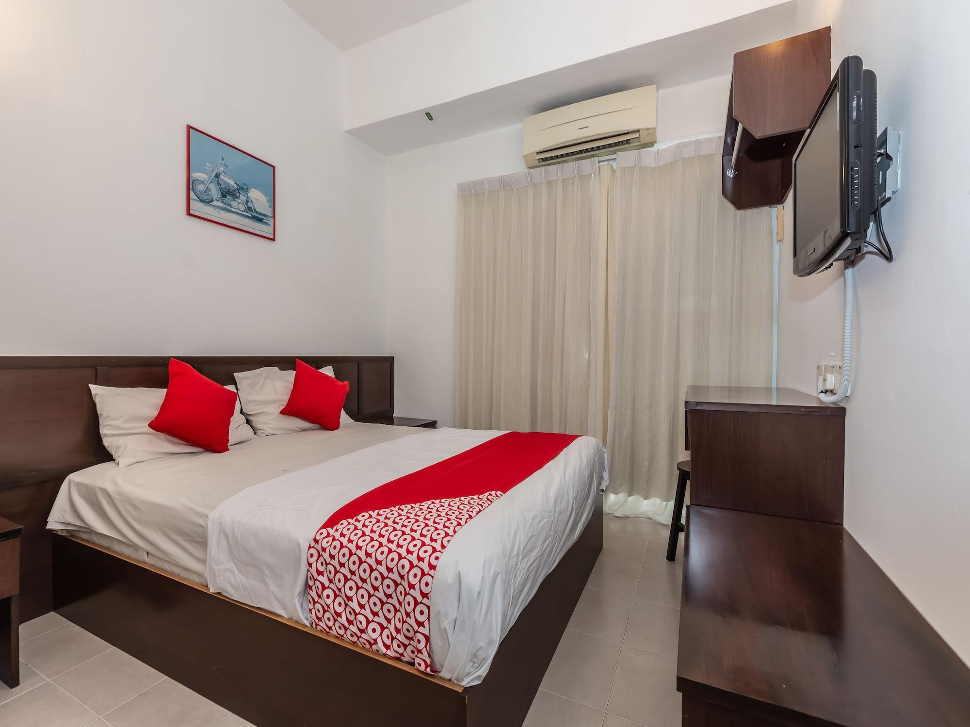 Oyo 1192 Hash House Hotel Малакка Экстерьер фото