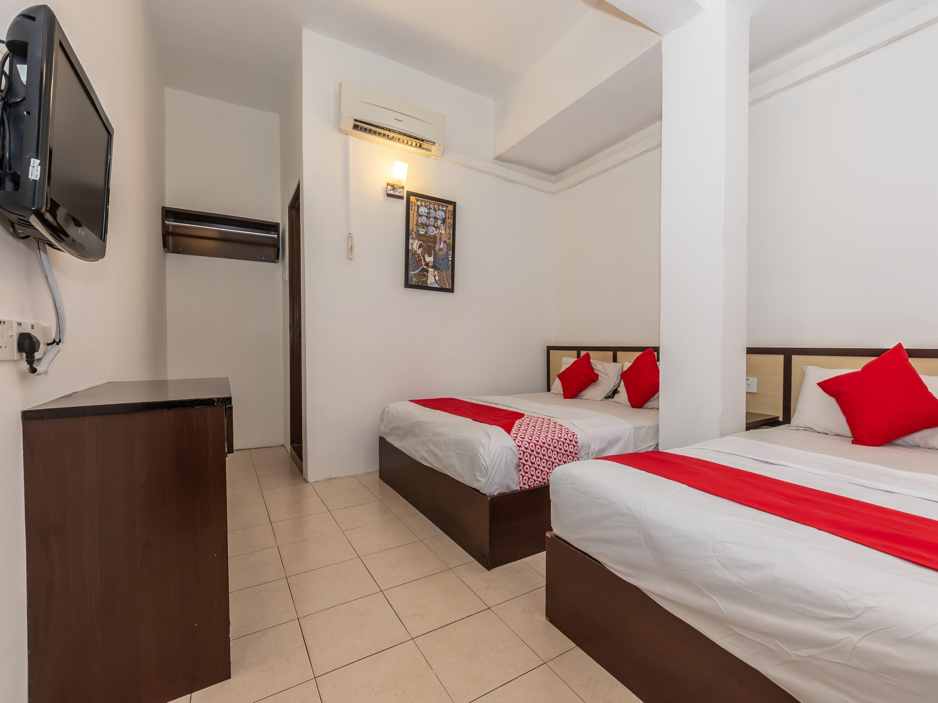 Oyo 1192 Hash House Hotel Малакка Экстерьер фото
