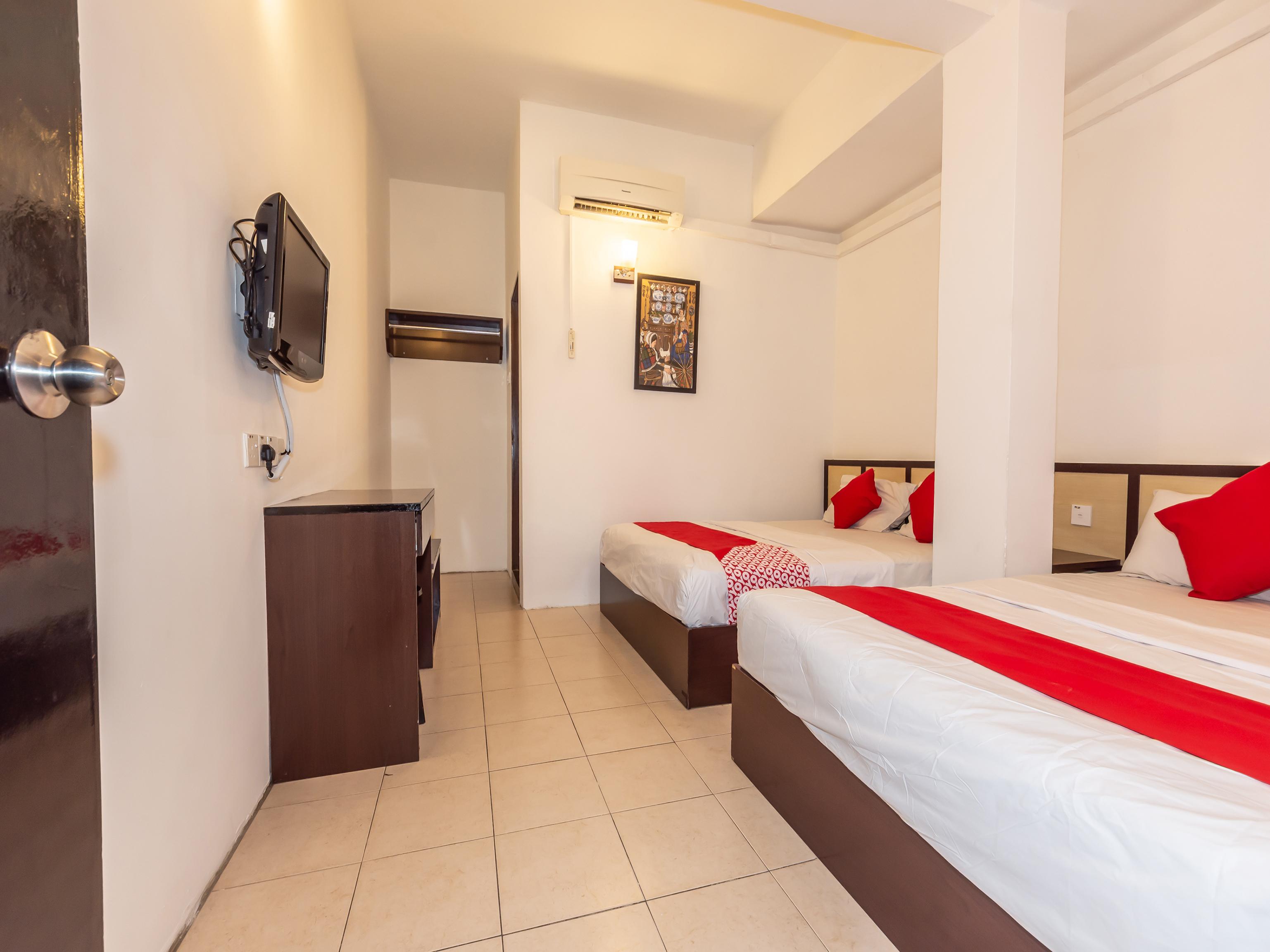 Oyo 1192 Hash House Hotel Малакка Экстерьер фото