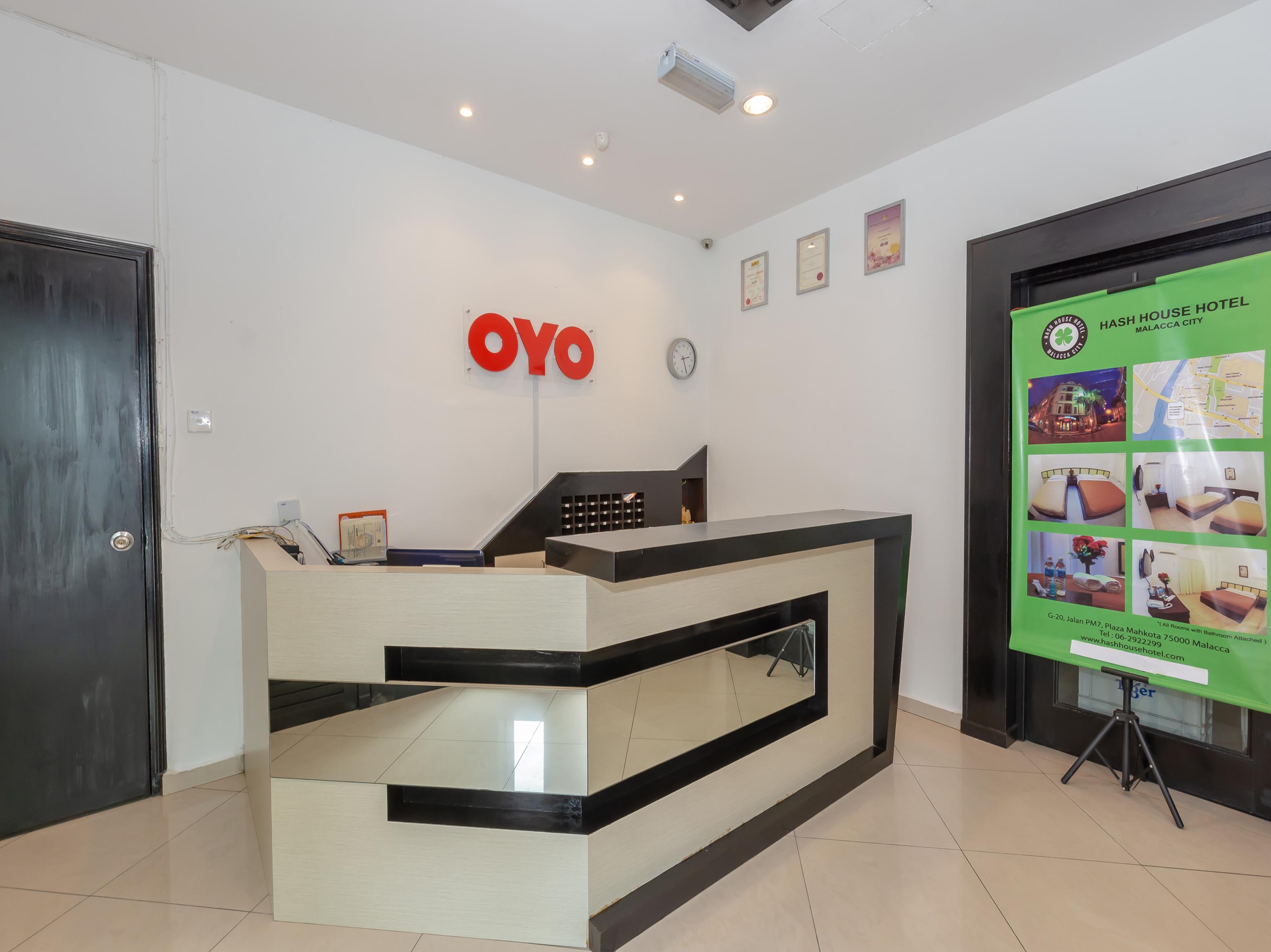 Oyo 1192 Hash House Hotel Малакка Экстерьер фото