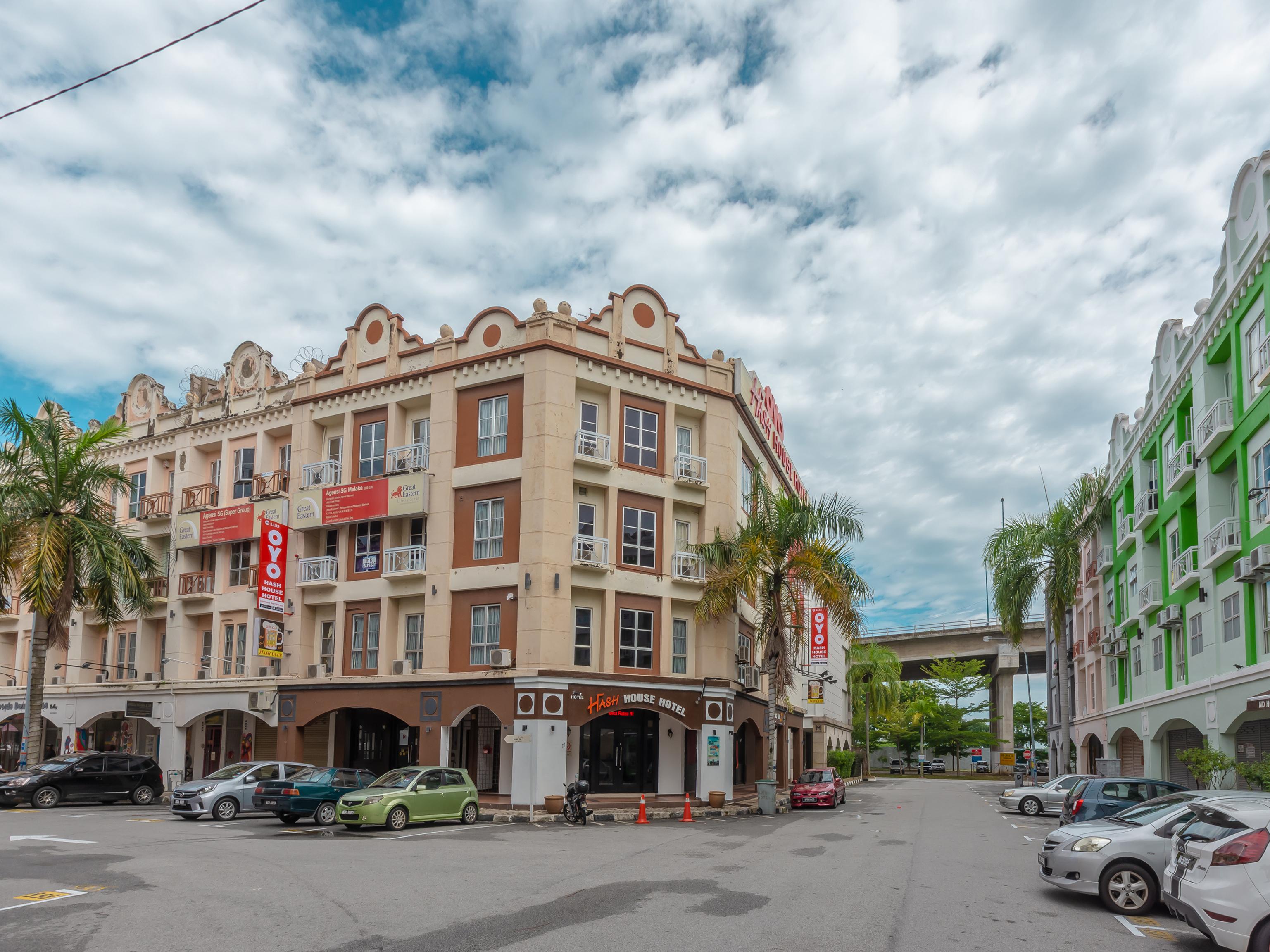 Oyo 1192 Hash House Hotel Малакка Экстерьер фото