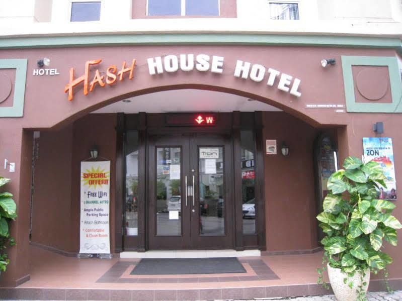 Oyo 1192 Hash House Hotel Малакка Экстерьер фото
